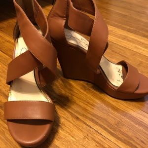 Jessica Simpson size 7 wedge